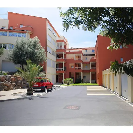 T4, Centre-port, Terrasse, Climatisation, Garage - Fr-1-723-178
