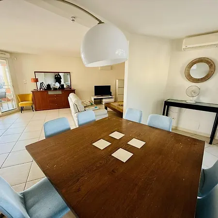 T4, Centre-port, Terrasse, Climatisation, Garage - Fr-1-723-178 Apartament