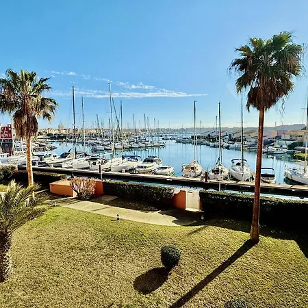 T4, Centre-port, Terrasse, Climatisation, Garage - Fr-1-723-178